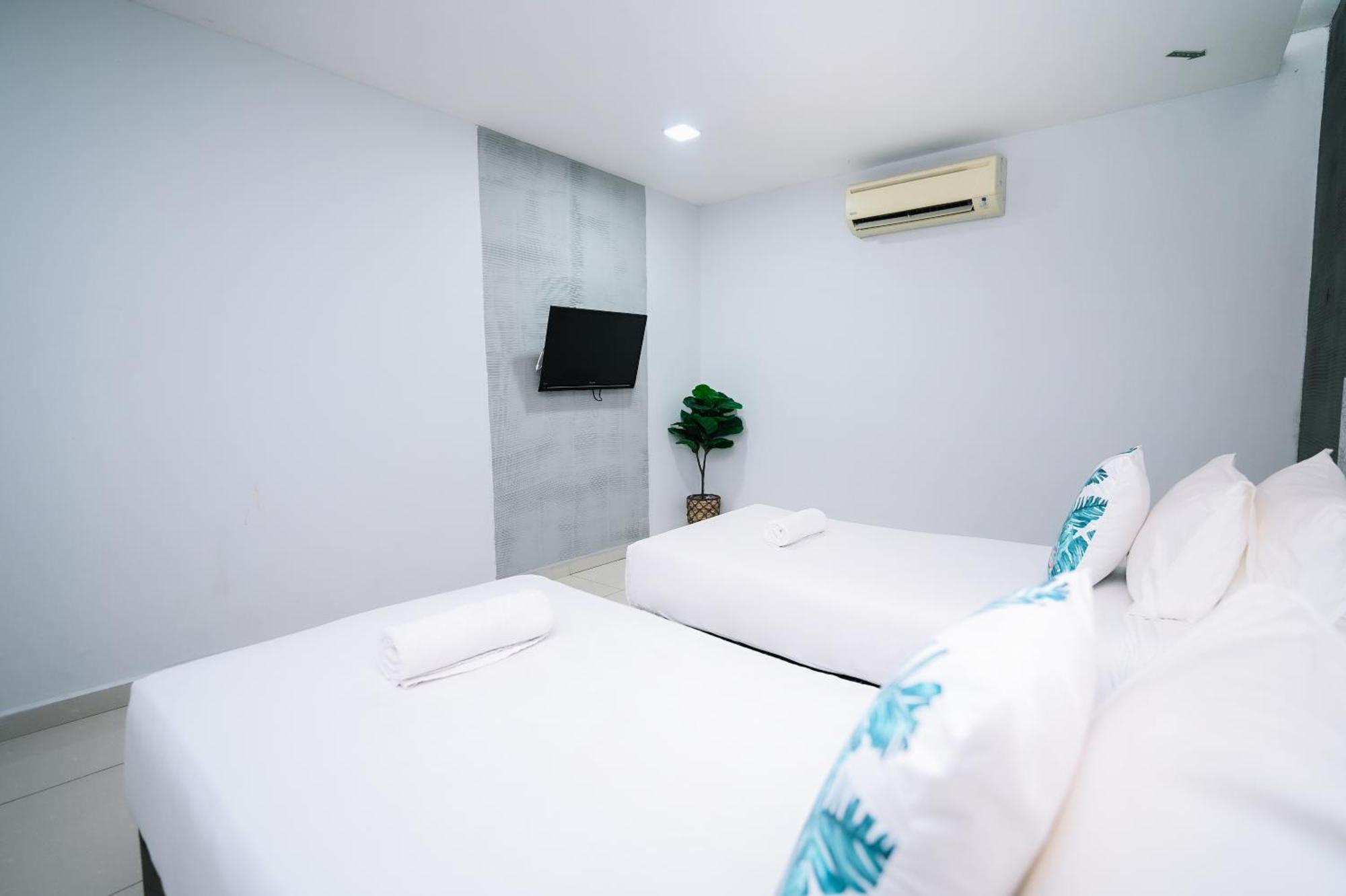 Swing & Pillows - Pj Ss2 Petaling Jaya Esterno foto