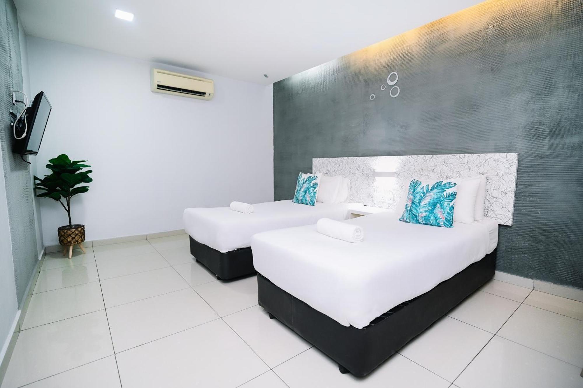 Swing & Pillows - Pj Ss2 Petaling Jaya Esterno foto