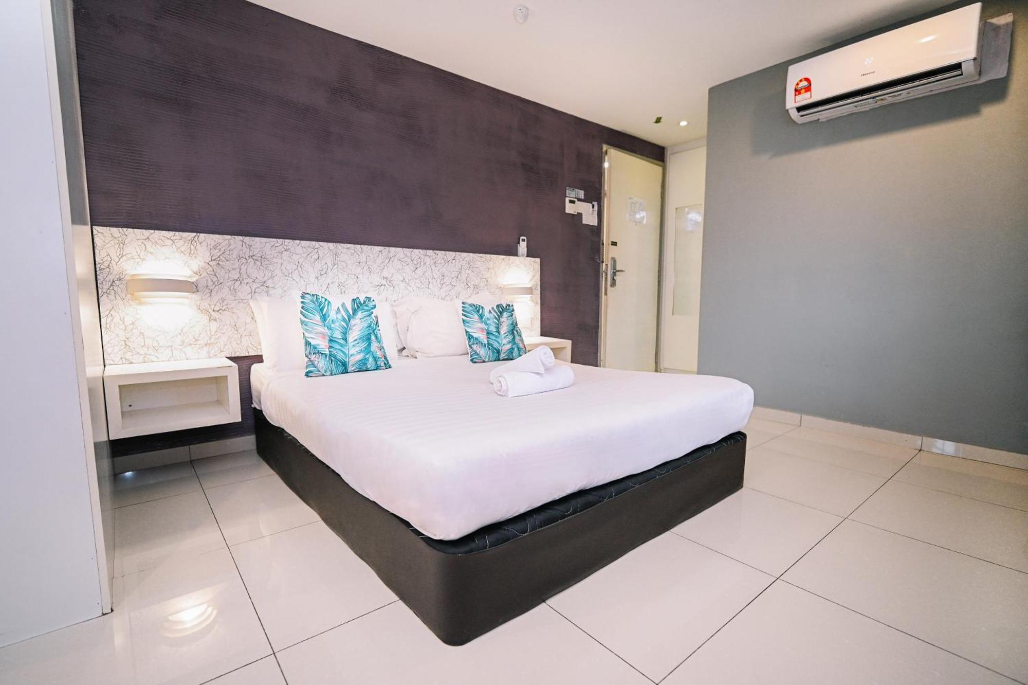 Swing & Pillows - Pj Ss2 Petaling Jaya Esterno foto
